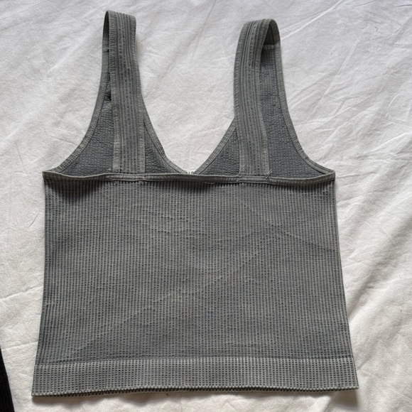 Rue21 Black and Gray Crop Tops - Picture 4 of 6